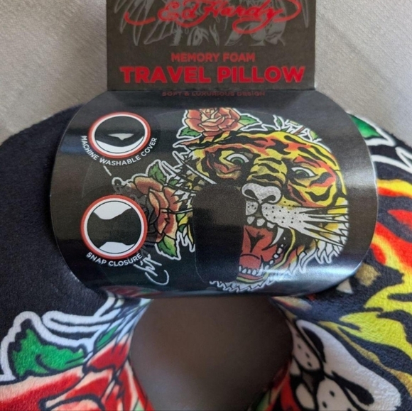 Ed Hardy Tiger Rose Tattoo Print Memory Foam Travel Neck Pillow NEW! - Picture 3 of 3